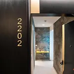 Apartment Exclusive Luxury At Mercury Towers