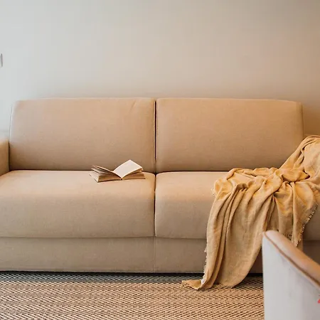 Exclusive Luxury At Mercury Towers *